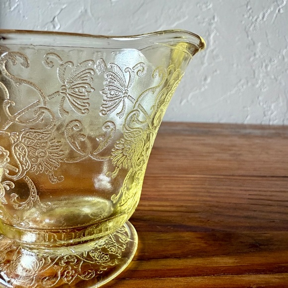 Hazel Atlas Florentine Yellow Depression Glass | Creamer & Sugar Bowl Set - Picture 12 of 15